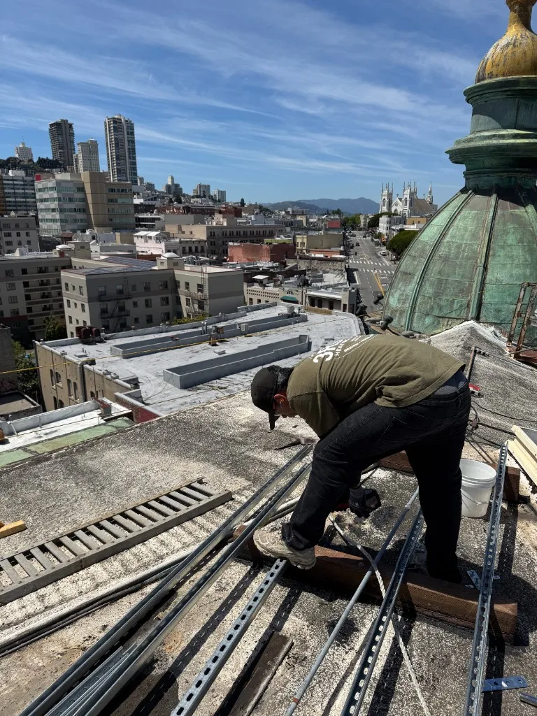 Rooftop rigging for replacement outdoor units on an existing commercial building, San Francisco.